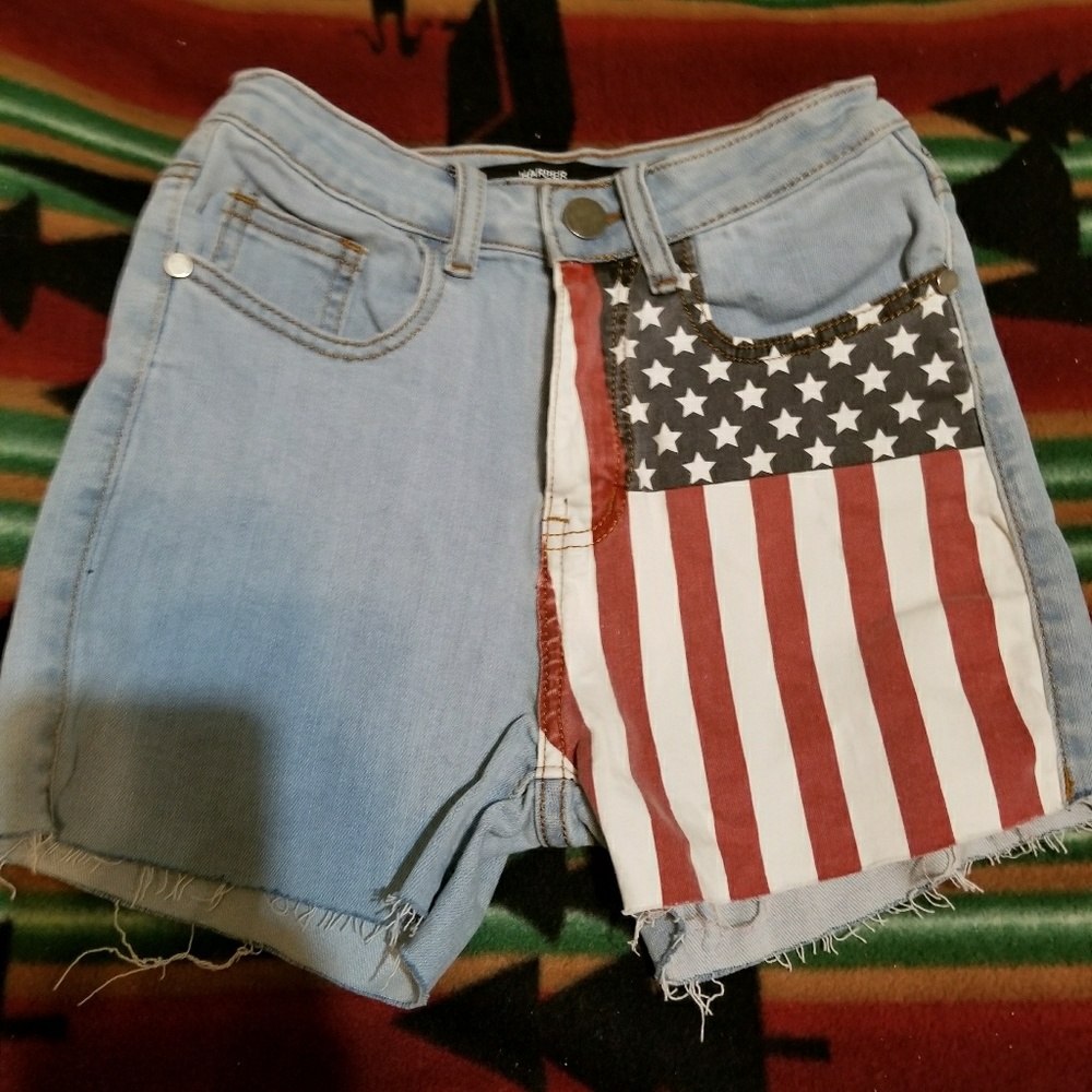 High-waisted shorts w/American flag NWOT